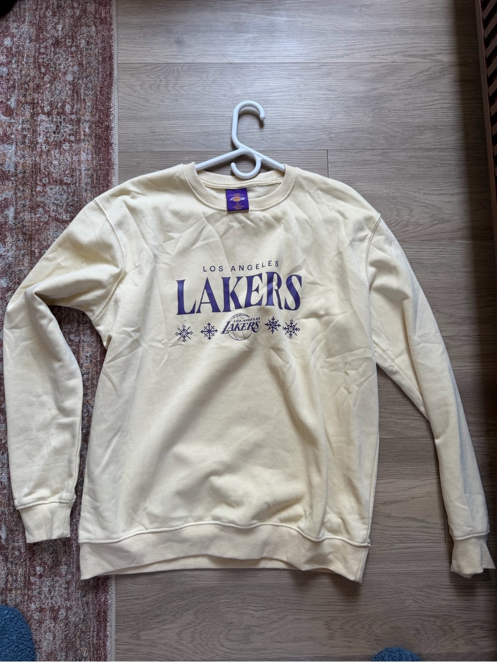 Los Angeles Lakers Holiday Crewneck Size XL